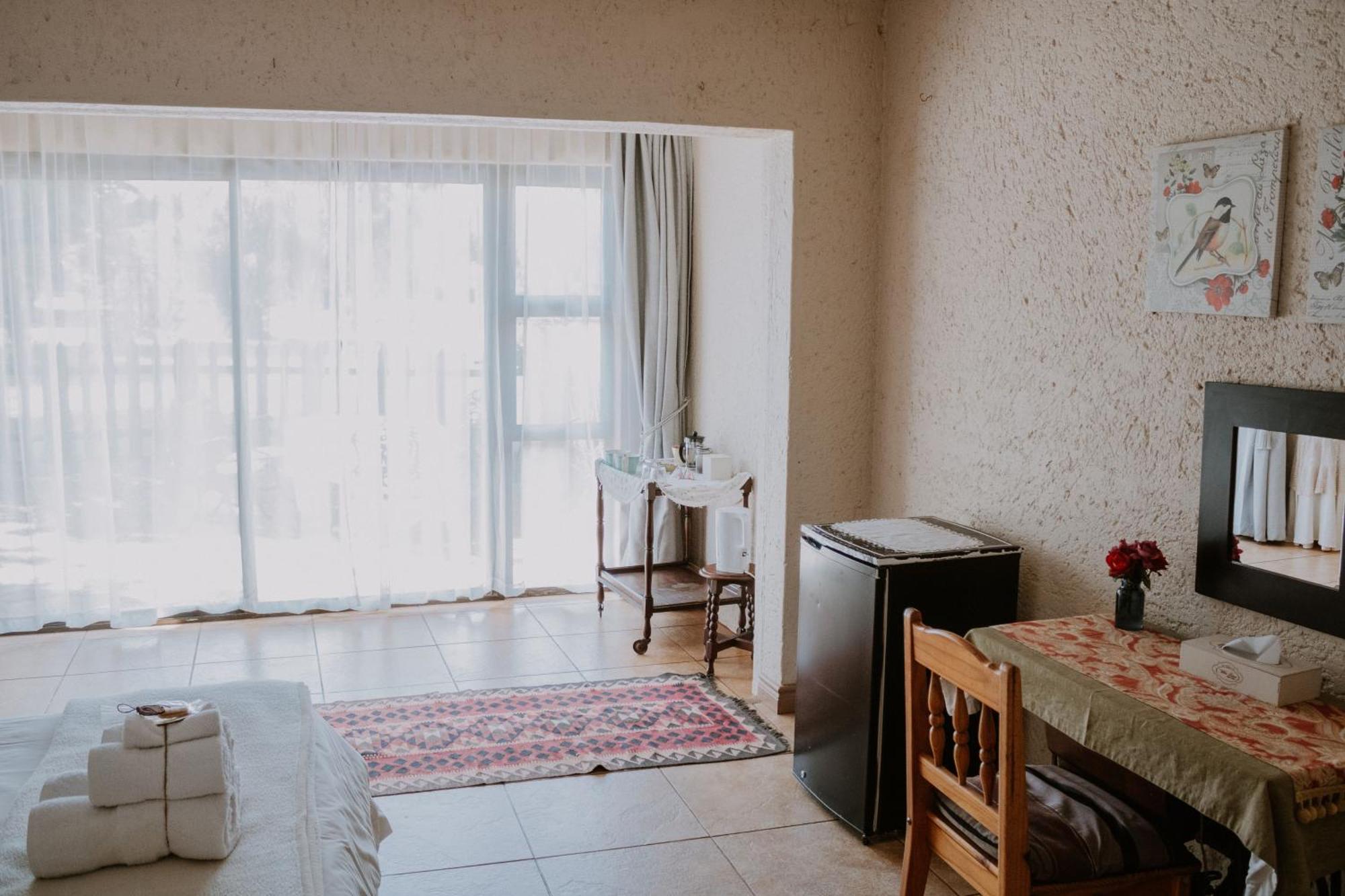 White Linen Guesthouse Tierpoort Dış mekan fotoğraf